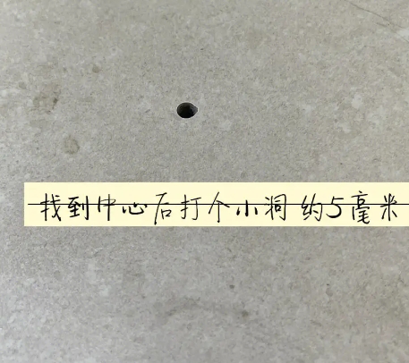浮山瓷砖空鼓维修公司专业解答在瓷砖铺贴过程中，如果砂料搅拌不均匀，将会带来以下问题